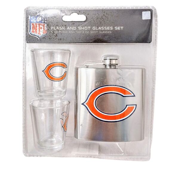 New NFL CHICAGO BEARS Flask & 2 Shot Glass Set Brushed Stainless Steel Portable - Picture 2 of 4